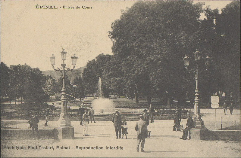 Carte postale ancienne Carte postale, Epinal, Entrée du Cours 3