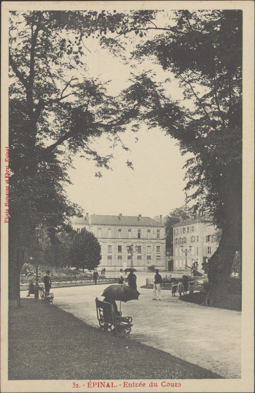 Carte postale ancienne Carte postale, Epinal, Entrée du Cours 4