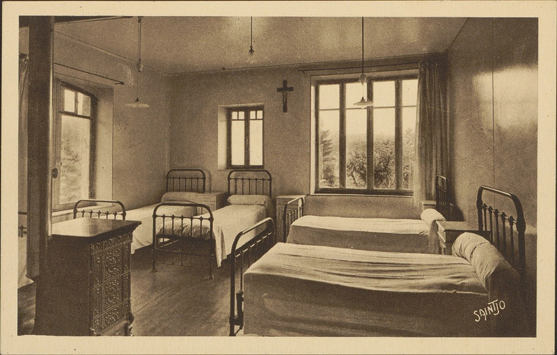 Carte postale ancienne Carte postale, Epinal, Institution St-Joseph, Infirmerie