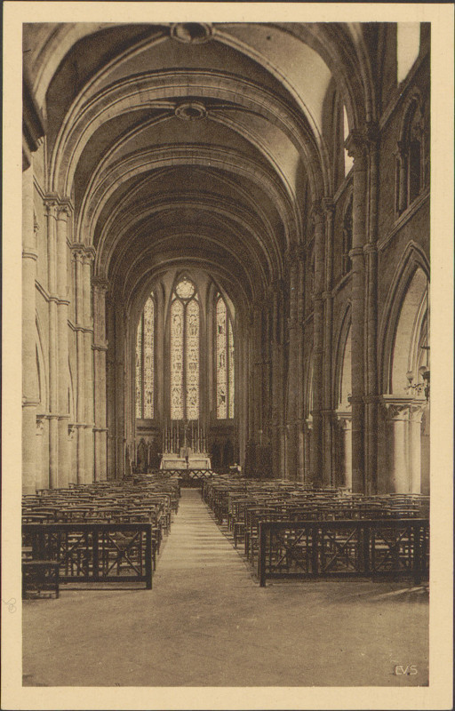 Carte postale ancienne Carte postale, Epinal, Intérieur de l'Eglise Saint-Maurice 3