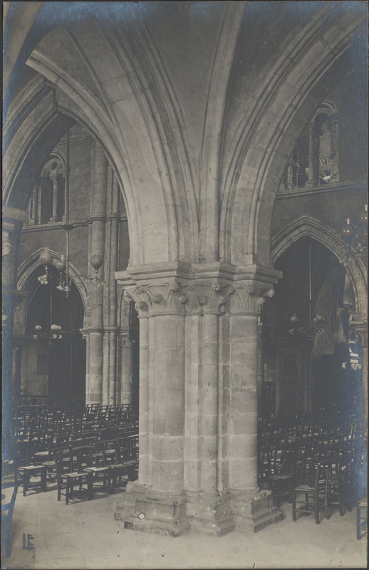Carte postale ancienne Carte postale, Epinal, Intérieur de l'Eglise Saint-Maurice 7