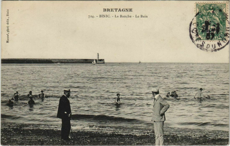 Carte postale ancienne Binic La Banche - Le Bain