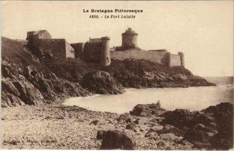 Carte postale ancienne Le Fort La Latte