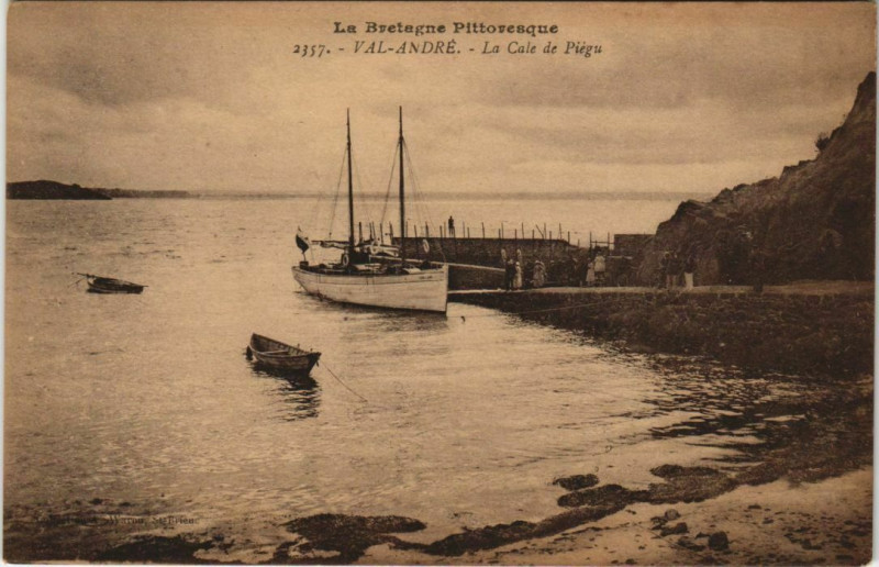 Carte postale ancienne Le Val-Andre La Cale de Piegu