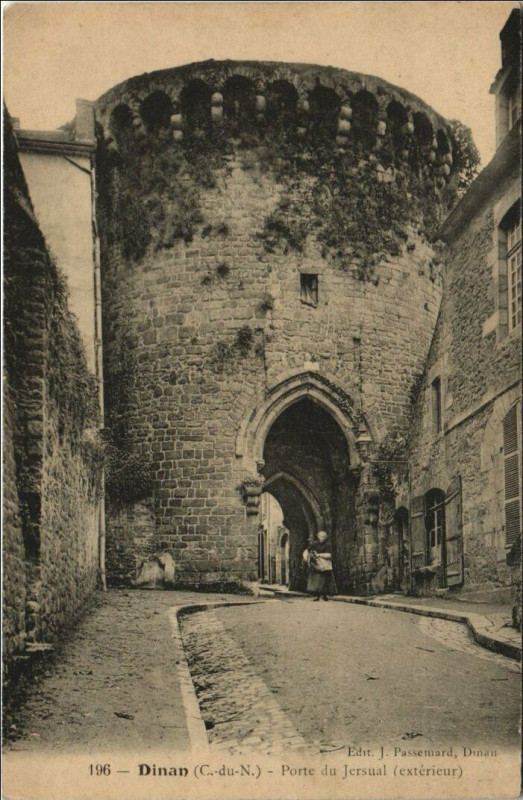 Carte postale ancienne Dinan Porte du Jerzual - Exterieur à Dinan