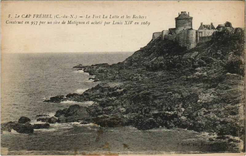 Carte postale ancienne Cap Frehel Le Fort La Latte et les Rochers