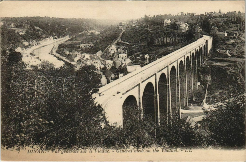 Carte postale ancienne Dinan Vue Generale sur le Viaduc à Dinan