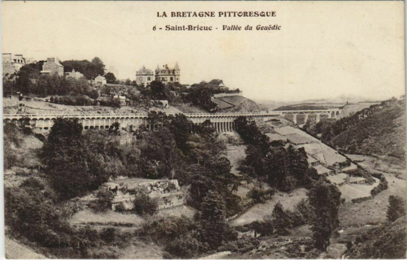 Carte postale ancienne Saint-Brieuc Vallee du Gouedic à Saint-Brieuc