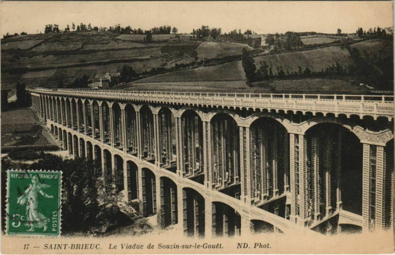 Carte postale ancienne Saint-Brieuc Le Viaduc de Souzin-sur-le-Gouet à Saint-Brieuc