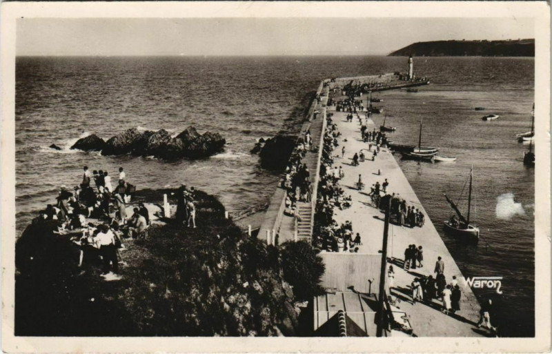 Carte postale ancienne Binic La Jetee