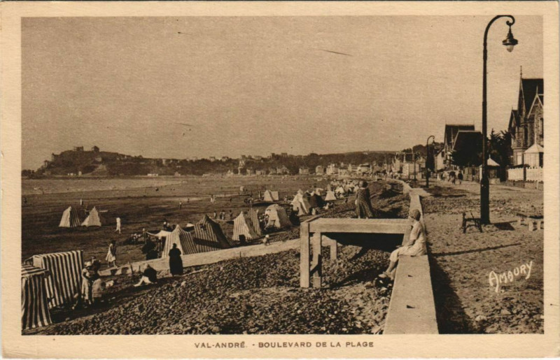 Carte postale ancienne Le Val-Andre Boulevard de la Plage