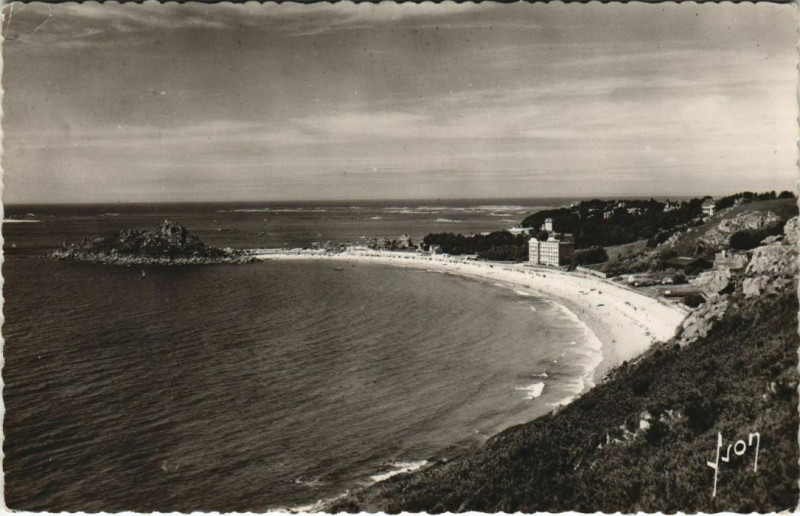 Carte postale ancienne Trebeurden Vue Generale de la Plage de Tresmeur vers la Castel