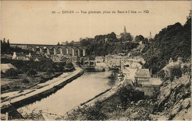 Carte postale ancienne Dinan Vue Generale prise du Saut-a-l'Ane à Dinan