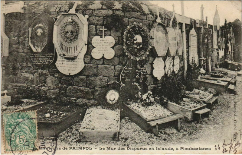 Carte postale ancienne Le Mur des Disparus en Islande a Ploubazlanec à Ploubazlanec