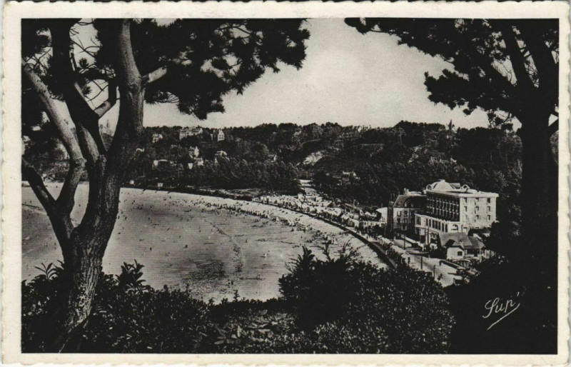 Carte postale ancienne Perros-Guirec Plage de Trestraou à Perros-Guirec