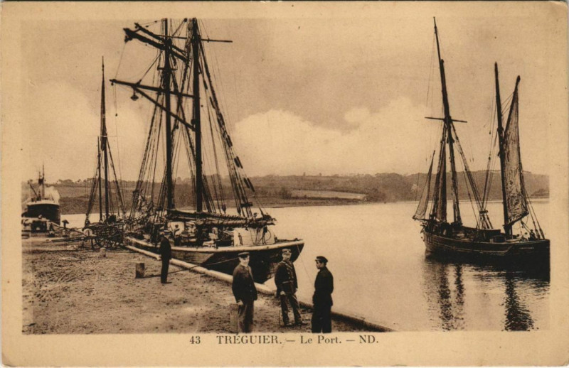 Carte postale ancienne Treguier Le Port de Loguivy