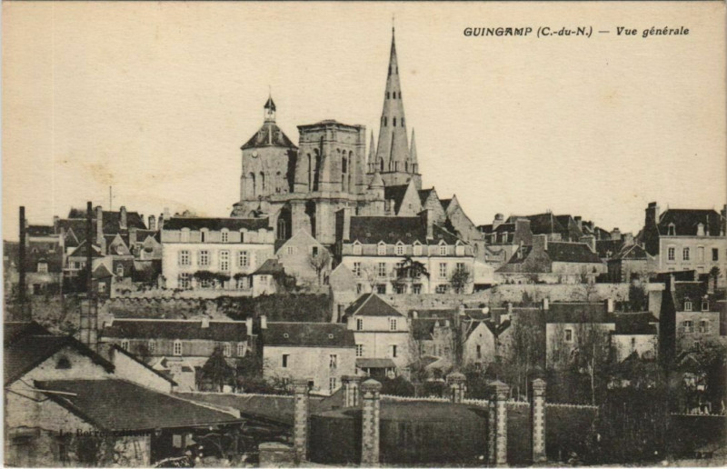 Carte postale ancienne Guingamp Vue Generale à Guingamp