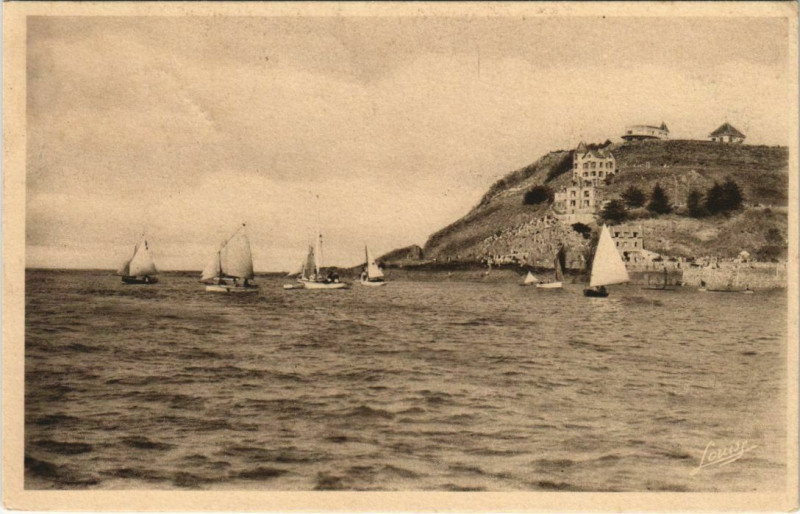 Carte postale ancienne Le Val-Andre Regates - Depart des Bateaux