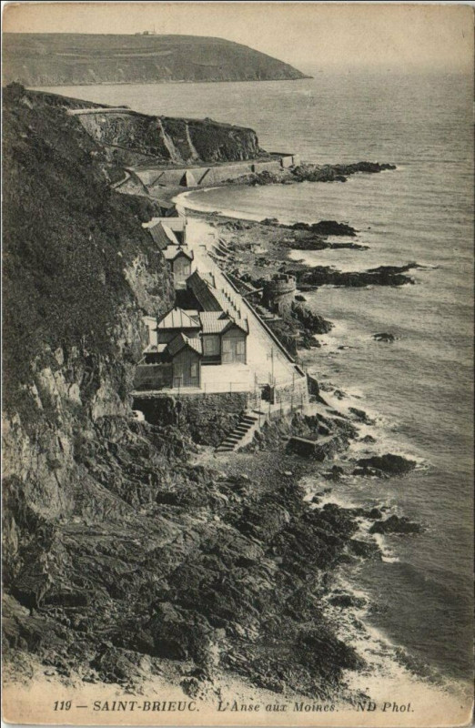 Carte postale ancienne Saint-Brieuc L'Anse aux Moines à Saint-Brieuc