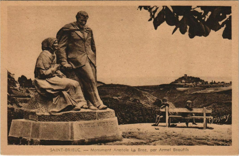 Carte postale ancienne Saint-Brieuc Monument Anatole Le Braz par Amel Beaufils à Saint-Brieuc