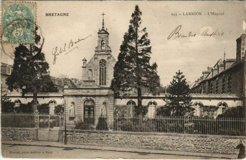 Carte postale ancienne Lannion L'Hopital à Lannion