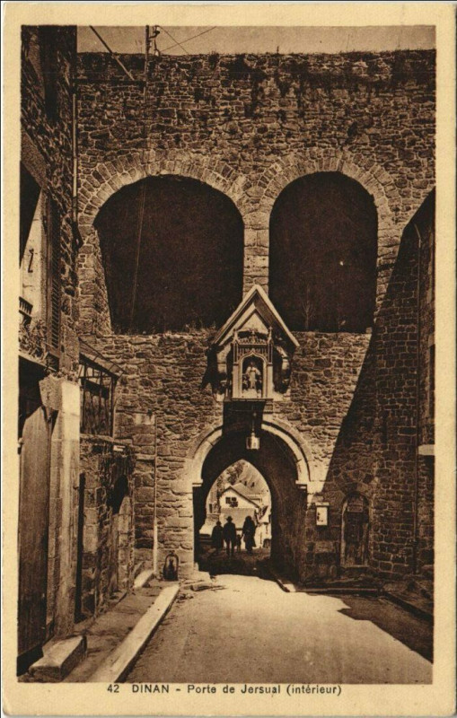 Carte postale ancienne Dinan Porte de Jerzual - Interieur à Dinan