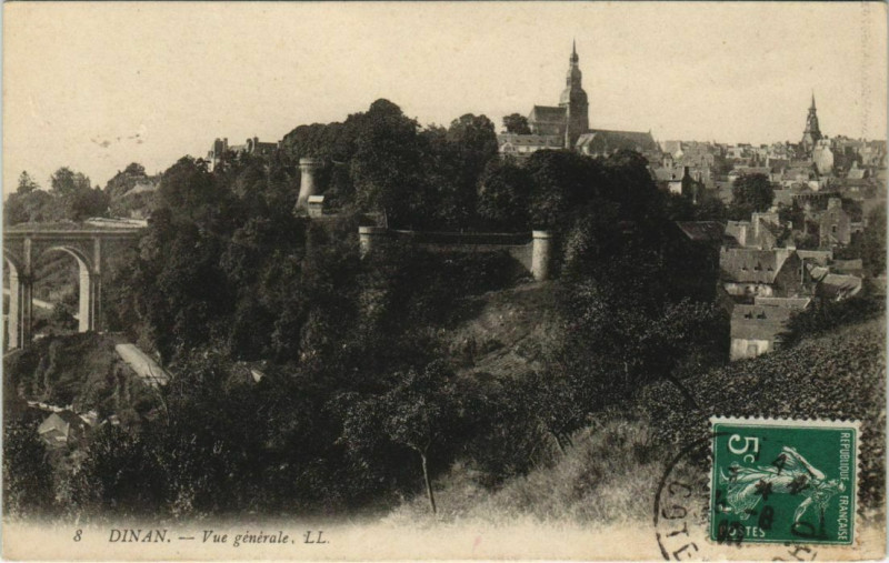 Carte postale ancienne Dinan Vue Generale à Dinan