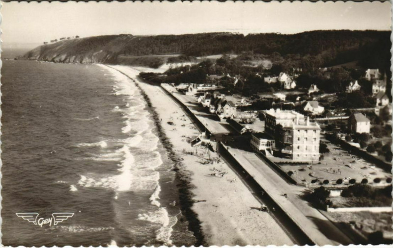 Carte postale ancienne Les Rosaires La Baie