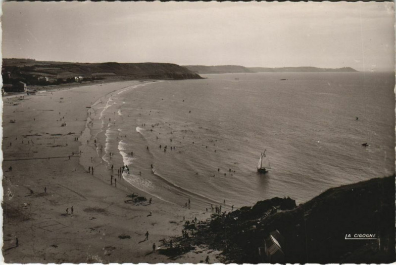 Carte postale ancienne Erquy Plage de Caraual à Erquy