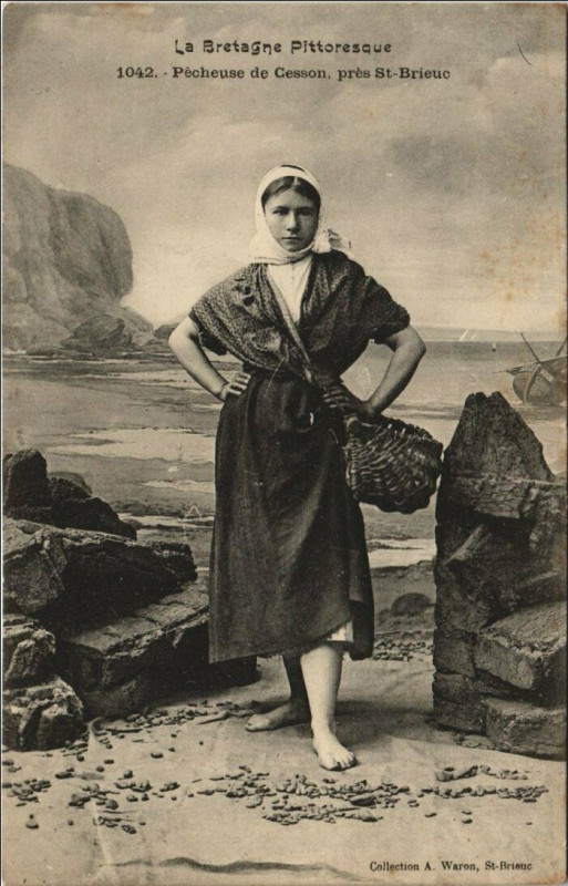 Carte postale ancienne Pecheuse de Cesson pres Saint-Brieuc - Type à Saint-Brieuc