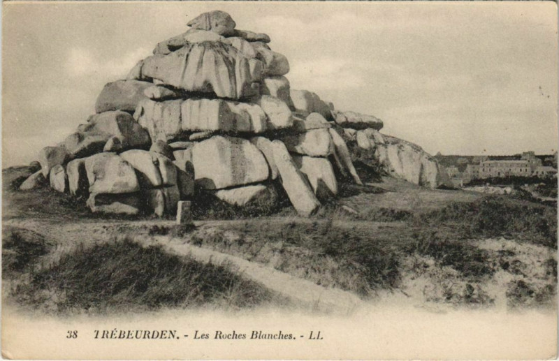 Carte postale ancienne Trebeurden Les Roches Blanches