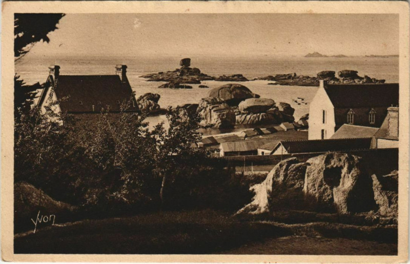 Carte postale ancienne Tregastel Vue Generale du Port
