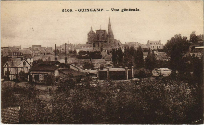 Carte postale ancienne Guingamp Vue Generale à Guingamp