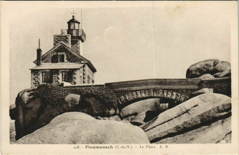 Carte postale ancienne Ploumanach Le Phare