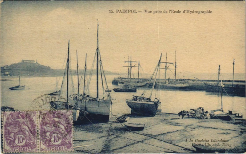 Carte postale ancienne Paimpol Vue prise de l'Ecole d'Hydrographie à Paimpol