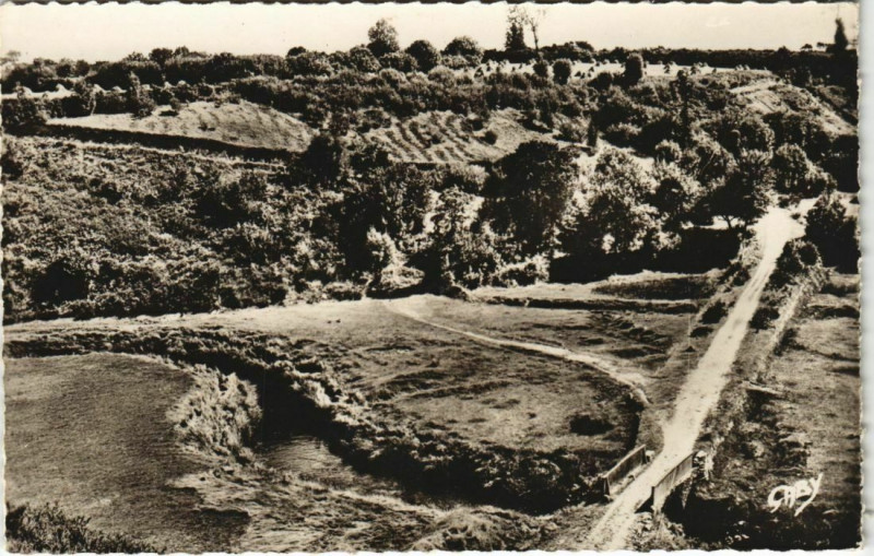 Carte postale ancienne Plestin-les-Greves Vallee du Douron