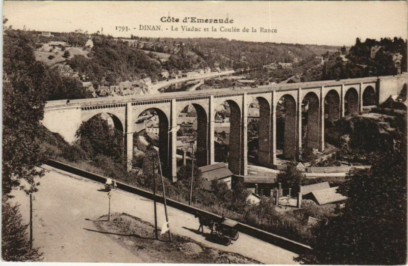 Carte postale ancienne Dinan Le Viaduc et le Coulee de la Rance à Dinan