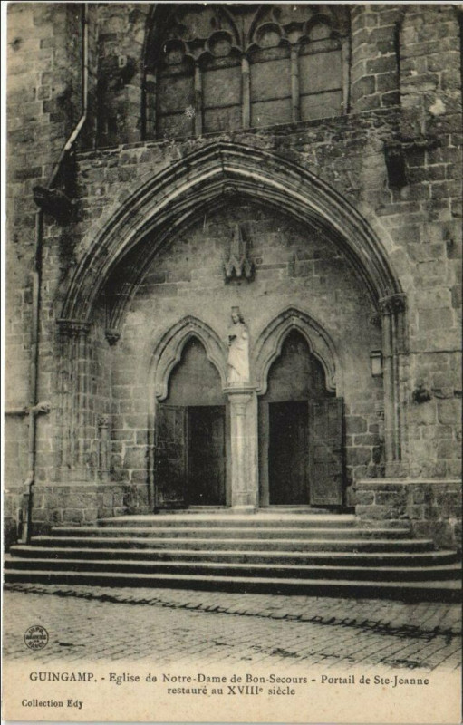 Carte postale ancienne Guingamp Eglise de Notre-Dame de Bon-Secours - Portail à Guingamp