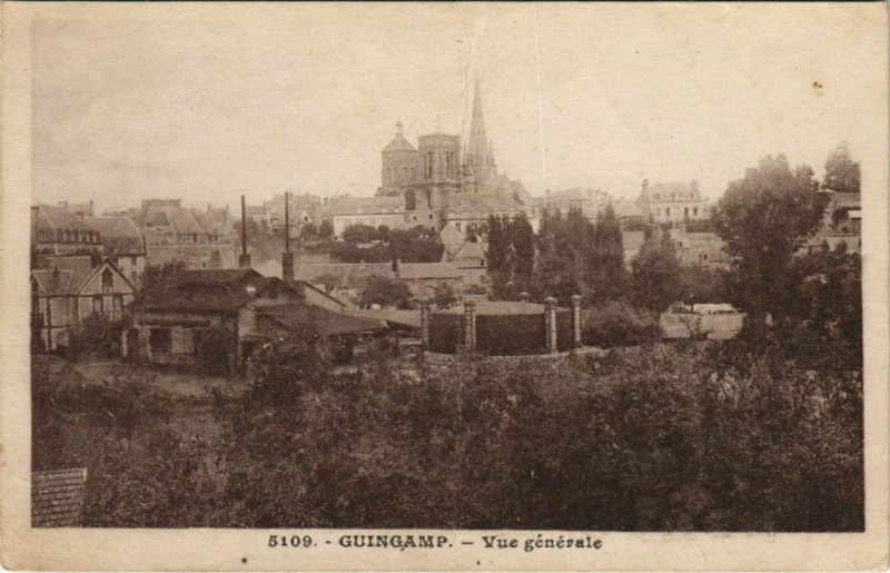 Carte postale ancienne Guingamp Vue Generale à Guingamp