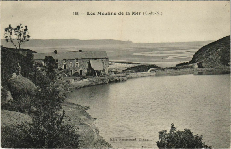 Carte postale ancienne Les Moulins de la Mer