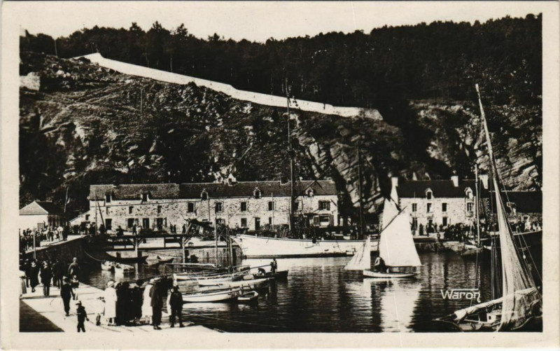 Carte postale ancienne Erquy Le Port à Erquy