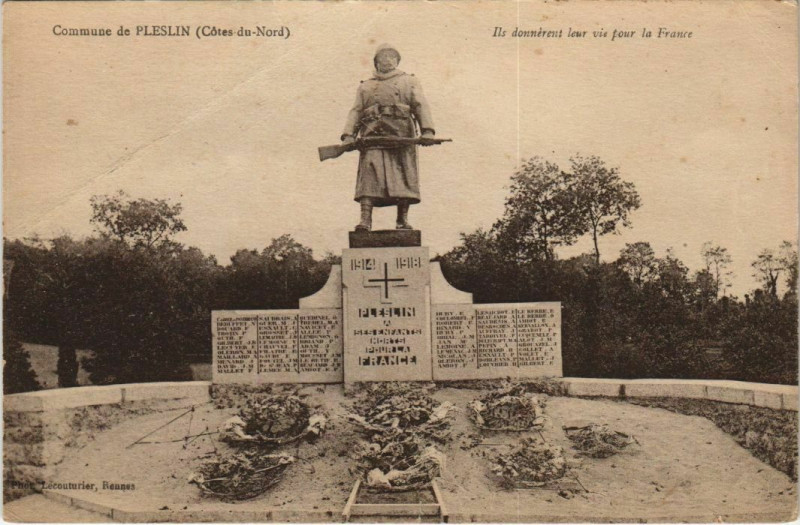 Carte postale ancienne Pleslin Commune de Pleslin - Monument