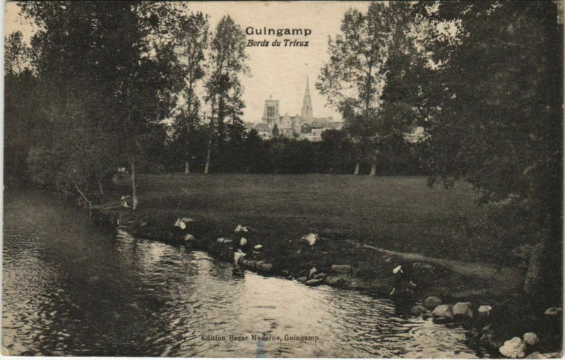 Carte postale ancienne Guingamp Bords du Trieux à Guingamp