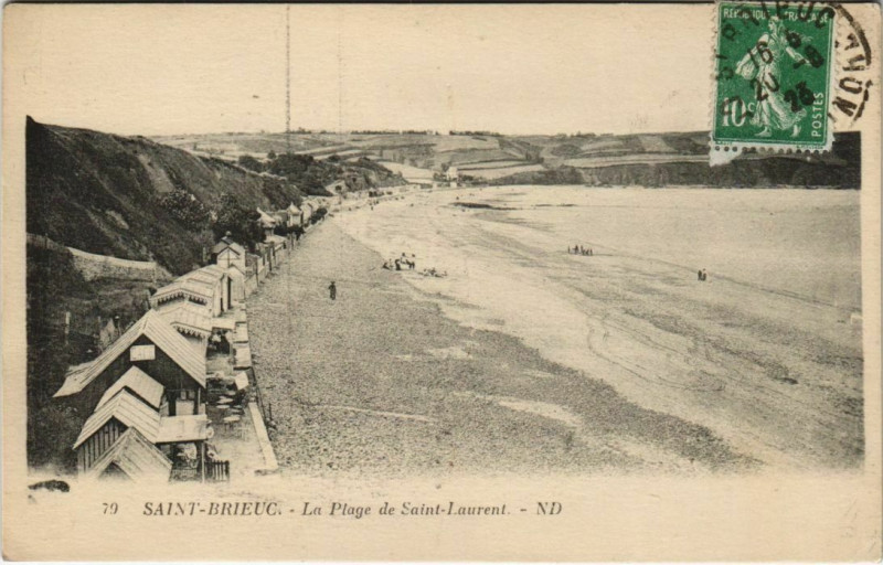 Carte postale ancienne Saint-Brieuc La Plage de Saint-Laurent à Saint-Brieuc