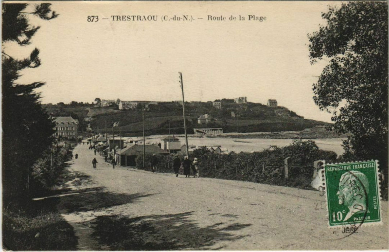 Carte postale ancienne Perros-Guirec Trestraou - Route de la Plage à Perros-Guirec