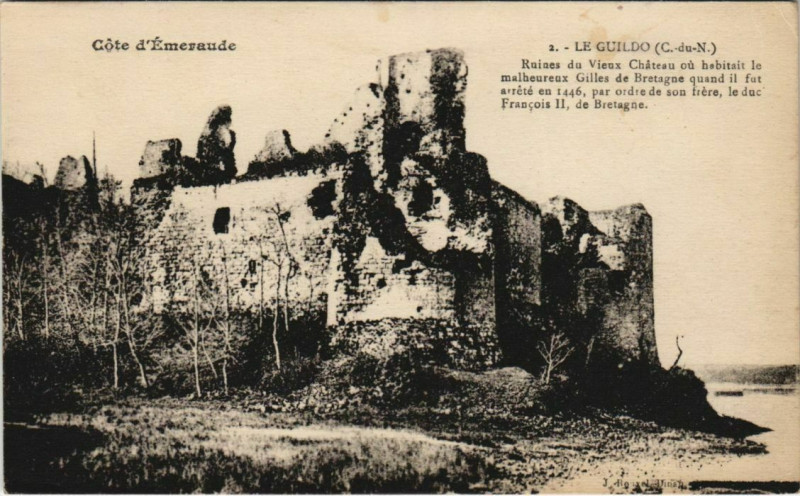 Carte postale ancienne Le Guildo Ruines du Vieux Chateau