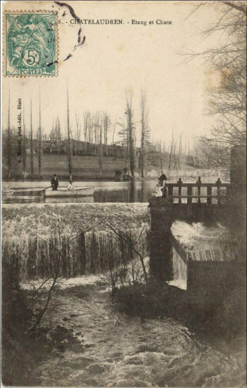 Carte postale ancienne Chatelaudren Etang et Chute