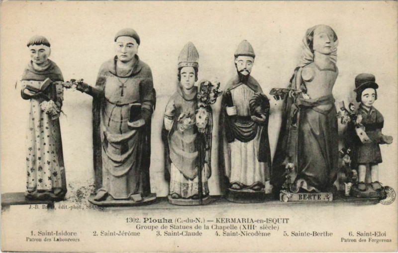 Carte postale ancienne Plouha Kemaria-en-Isquit - Groupe de Statues à Plouha