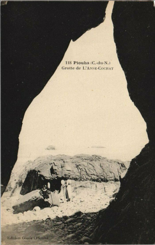 Carte postale ancienne Plouer Grotte de l'Anse-Cochat
