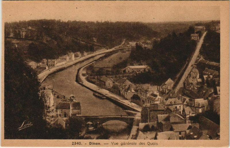 Carte postale ancienne Dinan Vue Generale des Quais à Dinan